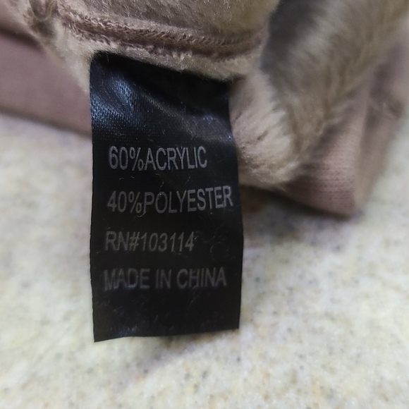 Beige w/ silver tone and pearl look beads gloves - Picture 7 of 8